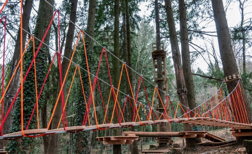 Jaujac – Accrobranche accroche toi aux branches – pont de singe ©sourcesetvolcans