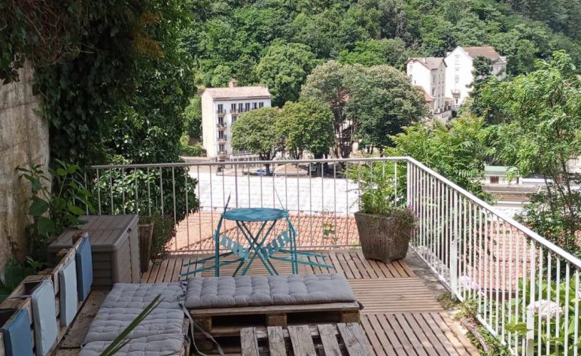 Terrasse partagée et petit déjeuner été