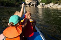 descente en canoe à partir de 4 ans avec un guide ardèche